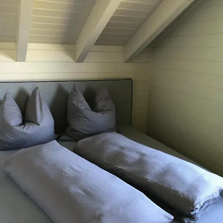 Rotes Haus In Klassik Apartament